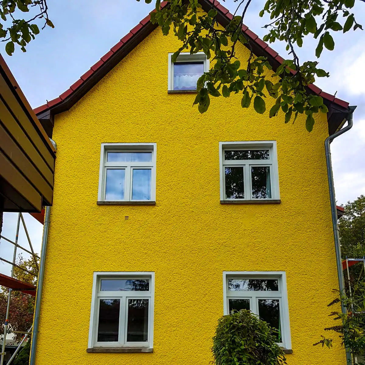 fassadenarbeiten-fassadenanstrich-hausfassade-modernisierung